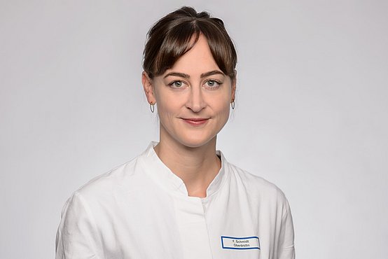 Dr. Franziska Schmidt (Neurosurgery)